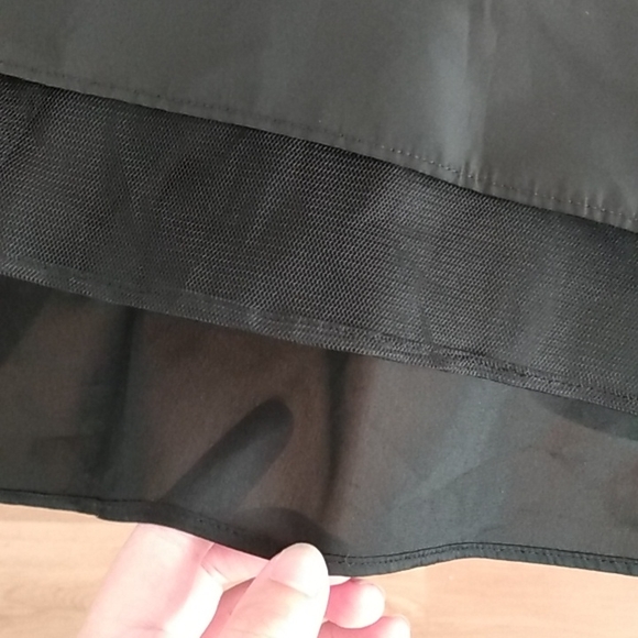 Offers Welcome❤️St. John Skirt - Rare !??! Three Layers✨ Perfect Condition ✨ - Picture 6 of 7